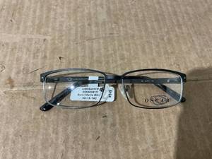 lot 58 image: Oscar De La Renta OSM826 015 56-15-140 Gunmetal Full Rim Eyeglasses