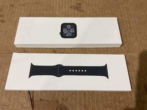 lot 769 image: Apple Watch SE (2nd Gen) GPS 40mm Smartwatch with Midnight Aluminum Case MXE73LLA