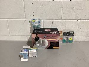 lot 544 image: LOT OF Miscellaneous Baby Accessories