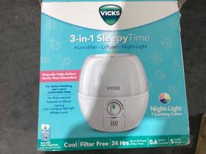 lot 799 image: Vicks 3-in-1 Sleepy Time Humidifier Diffuser Nightlight