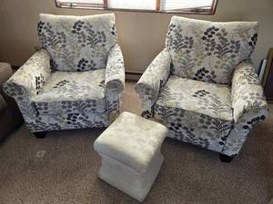lot 2 image: Pair of Floral Patterned Armchairs with Ottoman