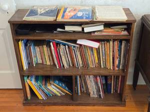 lot 21 image: Collection of Assorted Books and Sheet Music on Wooden Bookshelf