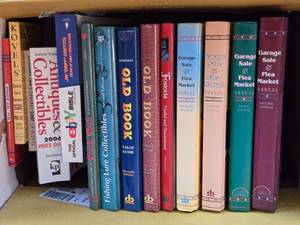 lot 28 image: Assorted Antique and Collectible Guides