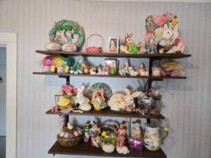 lot 42 image: Assorted Collection of Easter Decor and Collectible Items