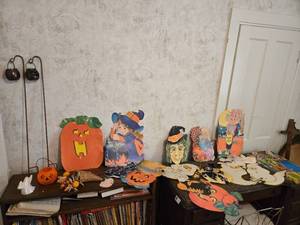 lot 51 image: Vintage Halloween Cardboard Cutout Collection