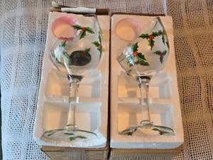 lot 58 image: Large 2 Holiday Wine Glasses with Holly Design, 12 Total Height