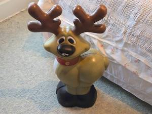 lot 61 image: Vintage Plastic Reindeer Christmas Decoration - 27 tall