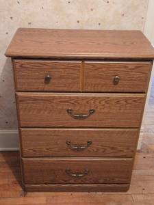 lot 5K image: Sauder Orchard Hills 4-Drawer Chest