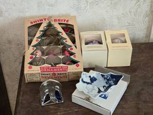 lot 81 image: Vintage Christmas Ornaments
