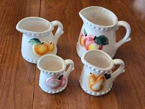 lot 106 image: Set of 4 Vintage Gambles Japanese Pottery Measuring Cups Fruit Motifs
