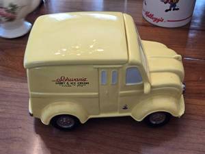 lot 109 image: Vintage Schwans Dairy & Ice Cream 1950 Replica Truck Cookie Jar Numbered 13615000