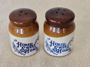 lot 122 image: Ceramic Home Sweet Home Salt and Pepper Shakers