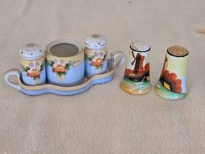 lot 124 image: Vintage Porcelain Salt and Pepper Shaker Sets Made in Japan and Meito