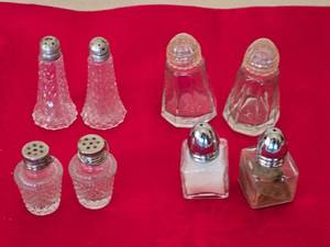 lot 130 image: Vintage Glass Salt and Pepper Shaker Collection - Assorted Styles
