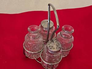 lot 133 image: Crystal Salt and Pepper Shaker Set with Stand