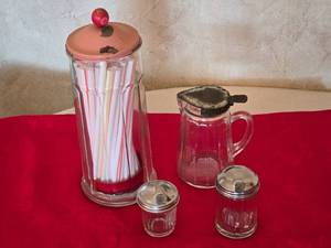 lot 141 image: Vintage Glass Soda Fountain Set with Dispensers and Straw Holder