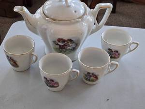 lot 144 image: Bavaria Porcelain Tea Set with Children Motif