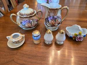 lot 159 image: Japanese Porcelain Tea Set and Salt & Pepper Shakers