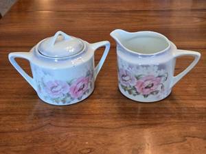 lot 160 image: Porcelain Creamer and Sugar Bowl Set with Floral Design - Germany