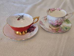 lot 173 image: Bone China Teacups with Saucers - Royal Stafford & Royal Albert