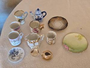 lot 177 image: Collection of Vintage Porcelain Small Cups, Saucers, Creamers and More