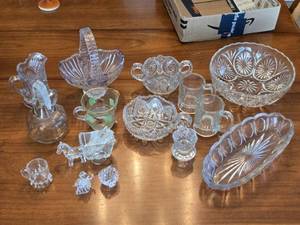lot 179 image: Vintage Collection of Cut Glassware and Crystal Pieces
