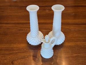 lot 181 image: Vintage White Milk Glass Vases and Cruet