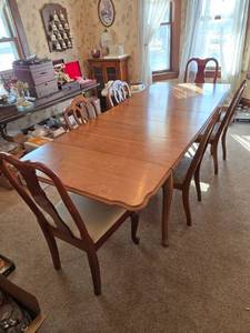 lot 5A image: Beautiful Large Wooden Dining Table with 6 Chairs