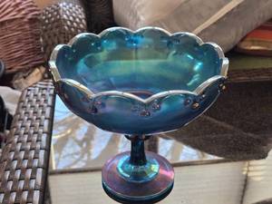 lot 219 image: Vintage Blue Carnival Glass Pedestal Bowl