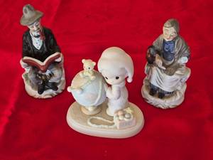 lot 228 image: Set of 3 Ceramic Figurines - Grandpa, and Grandma, Precious Moments
