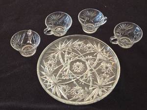 lot 246 image: Crystal Dessert Platters and Cups