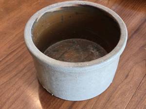 lot 250 image: Antique Stoneware Crock Pot with Glazed Interior - 5 tall