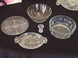 lot 260 image: Glass & Crystal Dishes and Bowls
