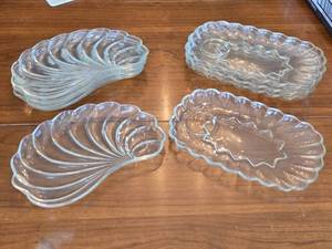 lot 262 image: Clear Glass Serving Platters in Various Designs