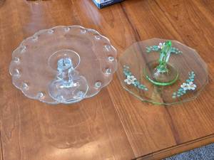lot 265 image: Cake Stand and Serving Platter with Handle and Floral Painted Design