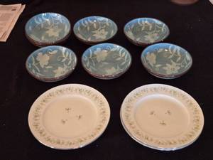 lot 305 image: 4 Ceramic Bowls and 4 Porcelain Plates with Floral Design - Johann Haviland Bavaria, Germany &  Patio Garden by Pfaltzgraff