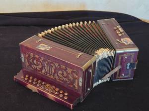 lot 341 image: Vintage Concertina Accordion by Hohner, Made in Germany
