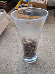 lot 365 image: Large Clear Glass Vase with Decorative Potpourri