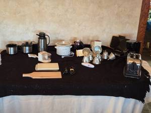 lot 375 image: Collection of Assorted Kitchen Appliances and Accessories - Toaster, Waffle Maker and More