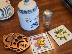 lot 381 image: Collection of Decorative Kitchen and Dining Items - Cookie Jar, Trivet, Ceramic Tile and More
