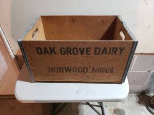 lot 405 image: Vintage Oak Grove Dairy Wooden Crate from Norwood, Minn.
