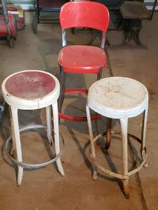 lot 413 image: Set of 3 Vintage Metal Stools and Red Chair