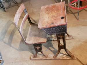 lot 415 image: Vintage Wooden and Cast Iron School Desk