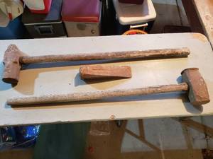 lot 417 image: Set of 2 Heavy-Duty Sledgehammers and Steel Wedge