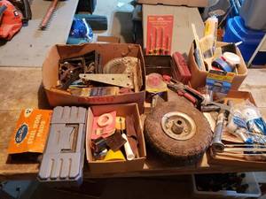lot 452 image: Mixed Lot of Various Tools and Workshop Accessories