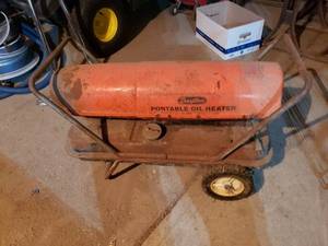 lot 453 image: Used Dayton Portable Oil Heater