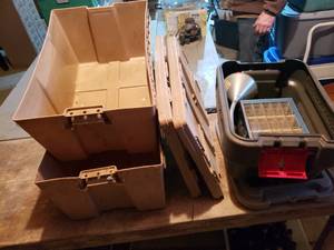 lot 454 image: Lot of Storage Totes and Organizers with Lids