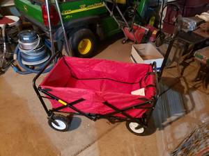 lot 460 image: Collapsible Red Folding Utility Wagon - Like New