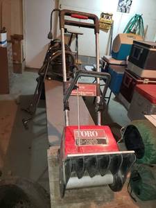 lot 474 image: Toro S-120 Electric Snow Blower