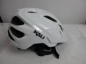 lot 25 image: Kali Protectives Chakra Solo Half Size Cycling Helmet, Solid White, SM SLIGHTLY USED, NO BOX